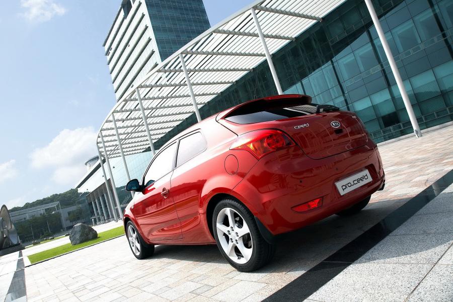  Kia pro_cee&rsquo;d 2008 года  (фото 136 из 182)
